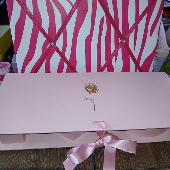 22 Left! Sweet Treat Lip Gloss Or Compact (Random Selection) - Picture 3 of 5